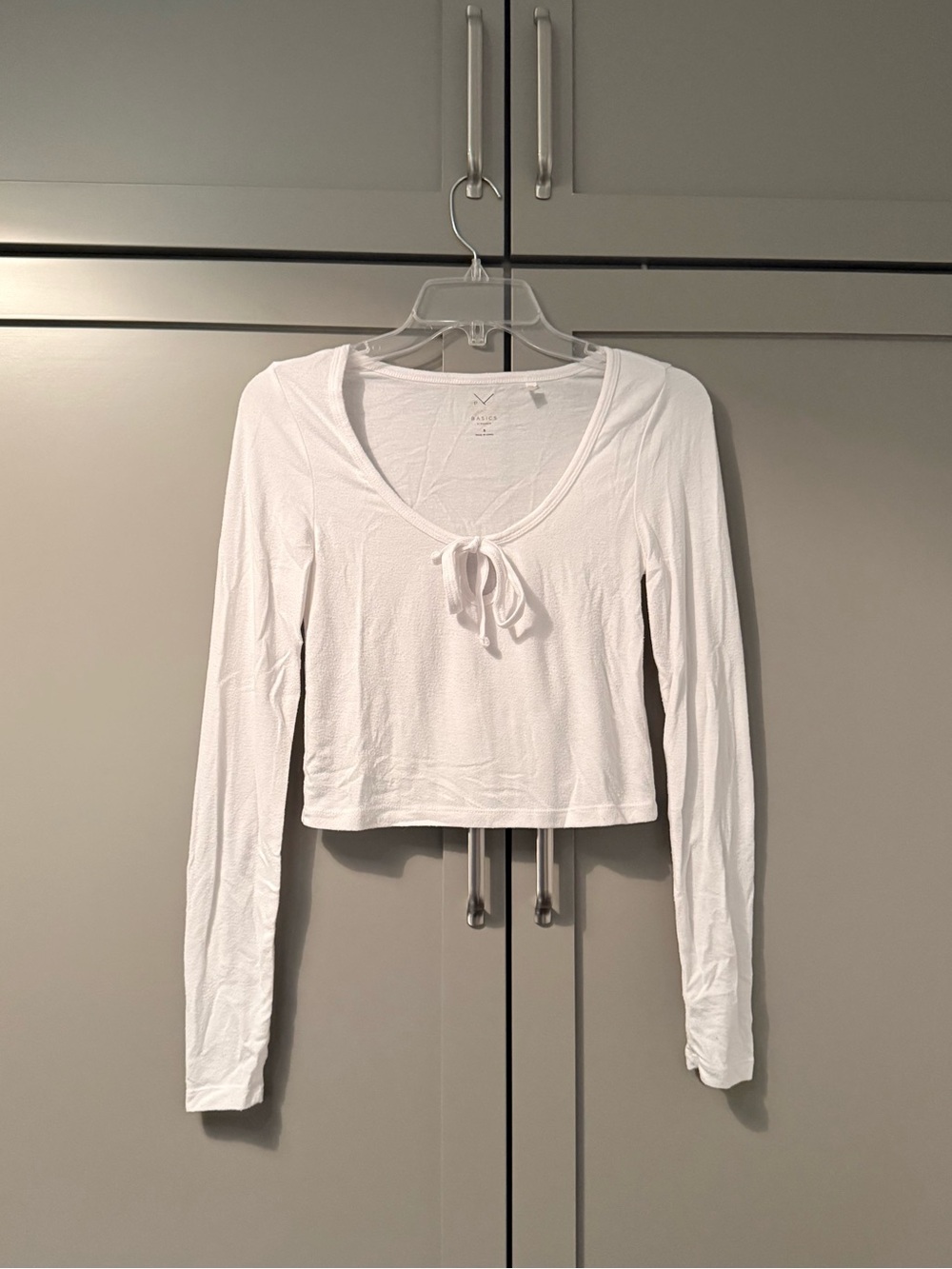 Pacsun Women’s White Long Sleeve Keyhole Cutout Top - Size Small